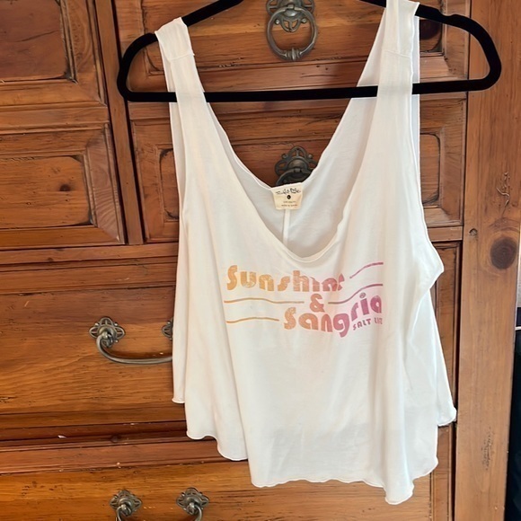 NWOT Salt Life Women’s Top, Size Large. - Picture 1 of 7